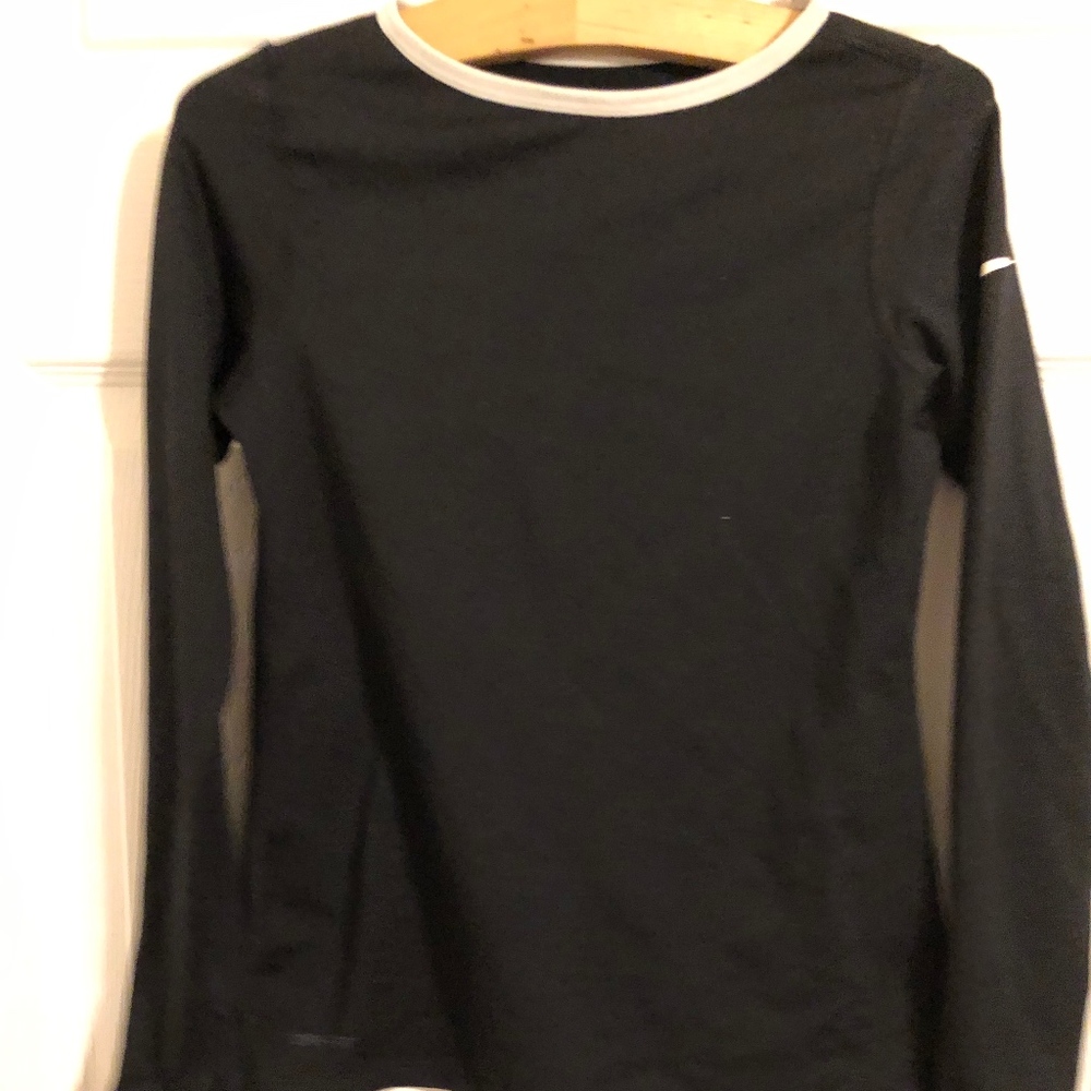 Nike long sleeve tops girls  GUC